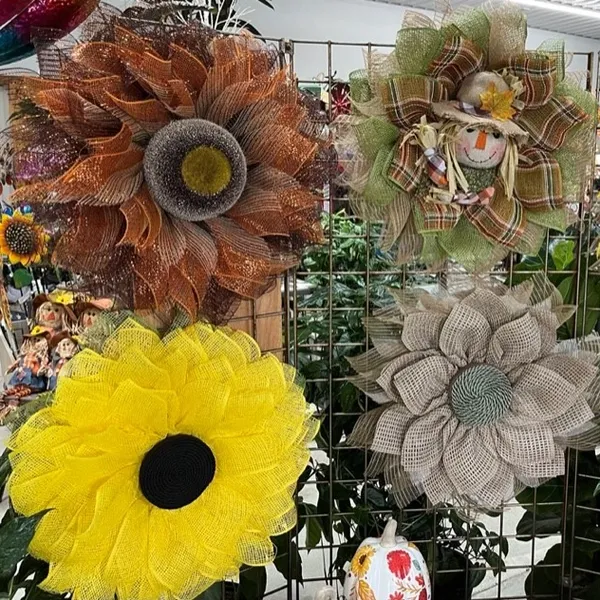 Hanger decor for the door