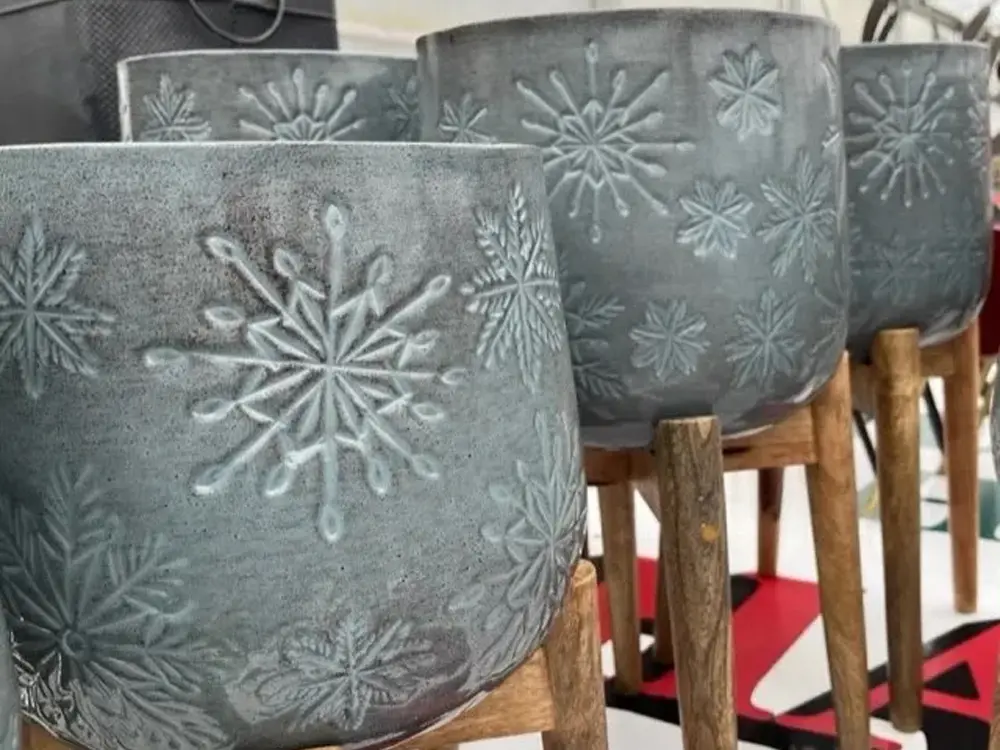 Grey standing pots Norfolk, NE